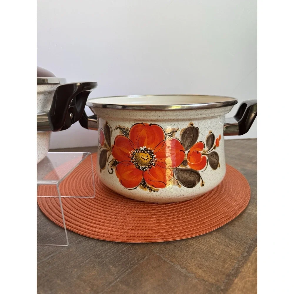 Vintage Sanko Show Ware  Enamel Orange Poppy Set Of 2 Stock Pot/ Dutch Oven